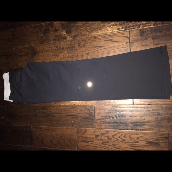 Lulu lemon pants - Picture 4 of 4